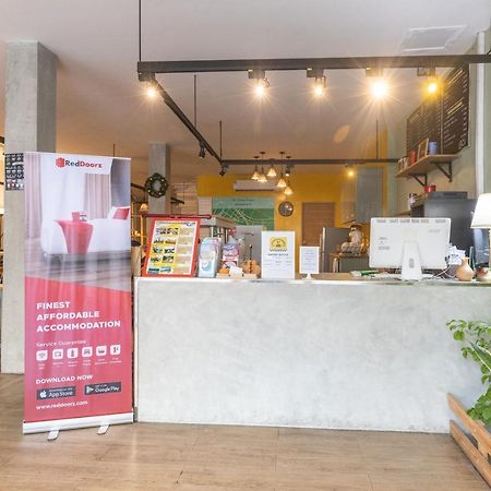 Folk Poshtel Silom Bed and Breakfast Μπανγκόκ Εξωτερικό φωτογραφία