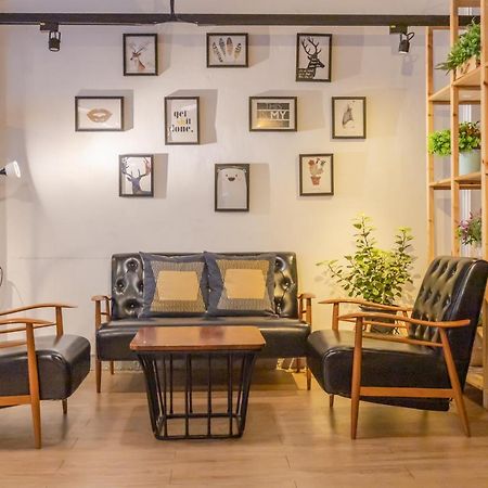 Folk Poshtel Silom Bed and Breakfast Μπανγκόκ Εξωτερικό φωτογραφία