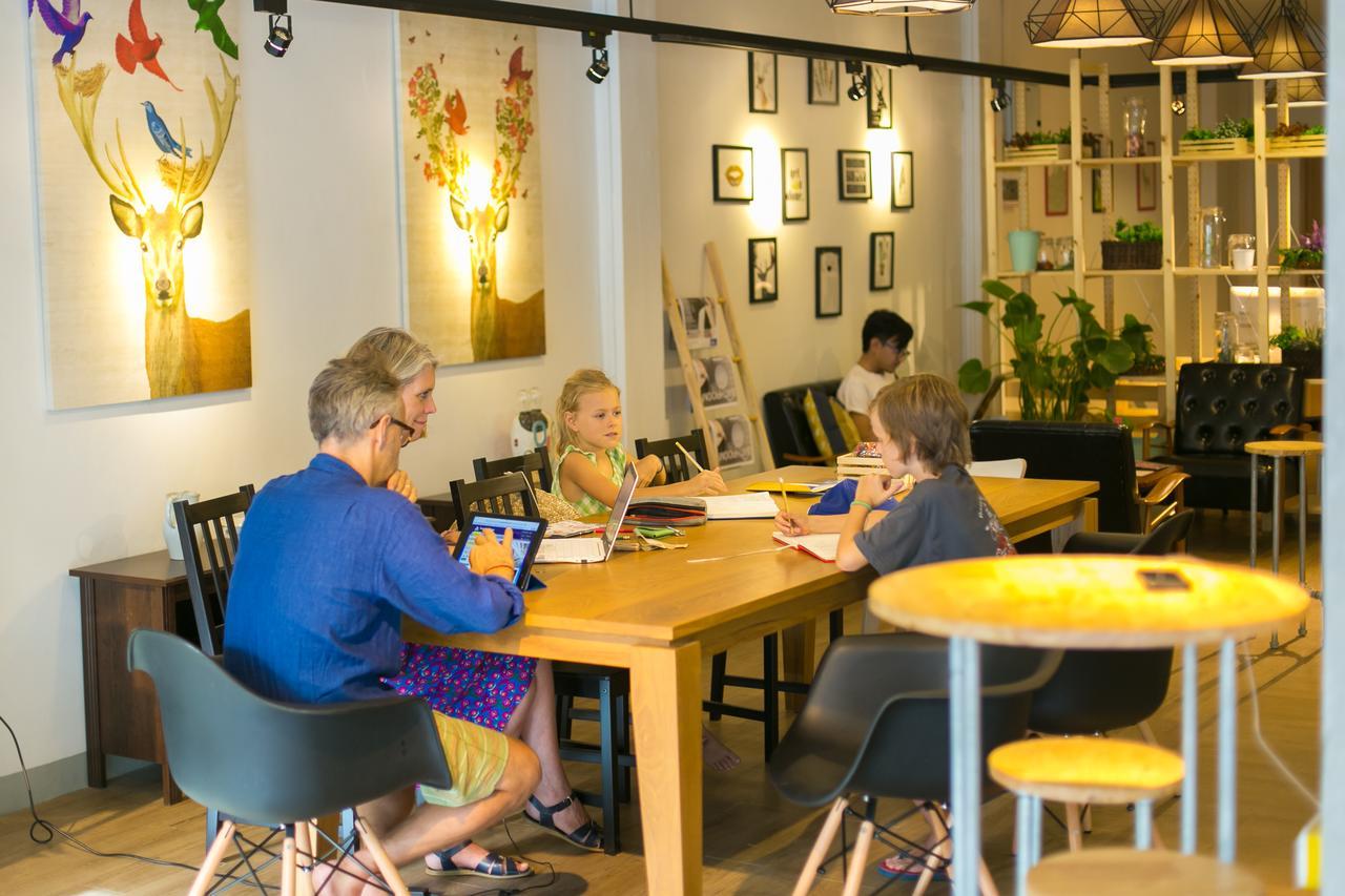 Folk Poshtel Silom Bed and Breakfast Μπανγκόκ Εξωτερικό φωτογραφία