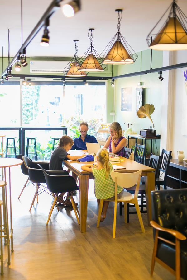 Folk Poshtel Silom Bed and Breakfast Μπανγκόκ Εξωτερικό φωτογραφία