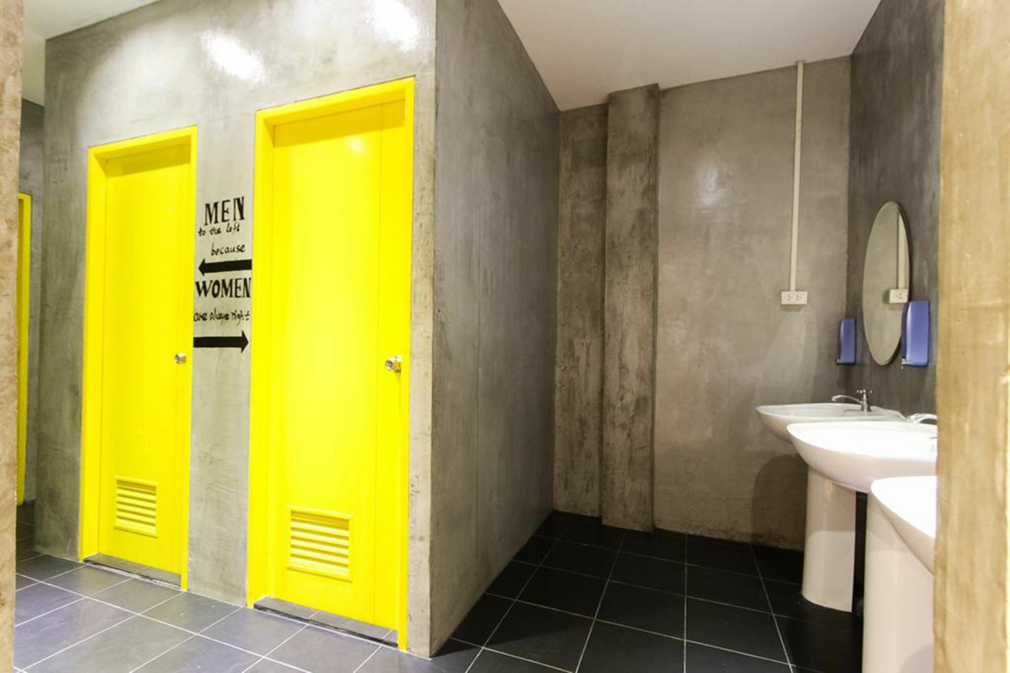 Folk Poshtel Silom Bed and Breakfast Μπανγκόκ Εξωτερικό φωτογραφία