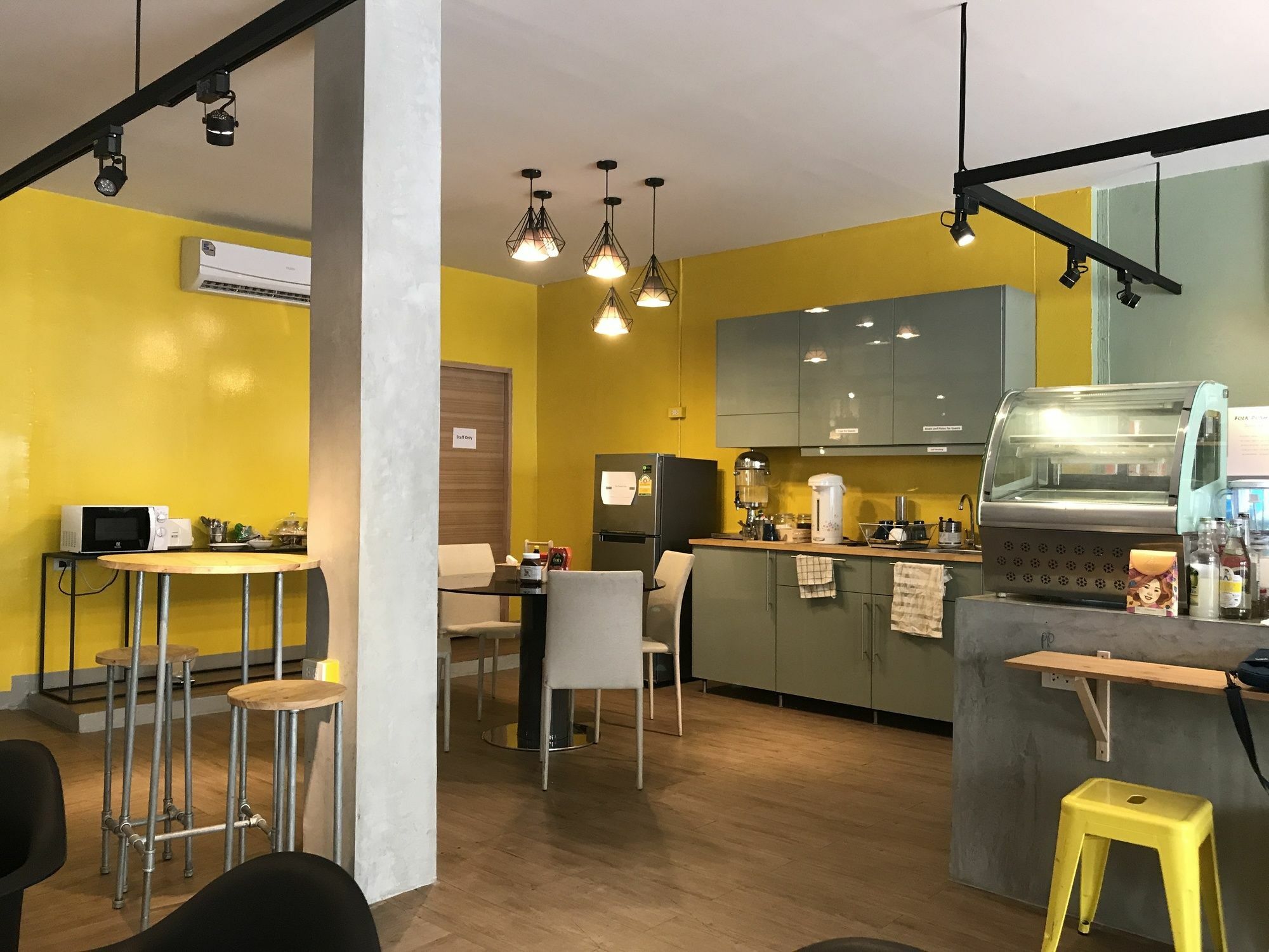 Folk Poshtel Silom Bed and Breakfast Μπανγκόκ Εξωτερικό φωτογραφία