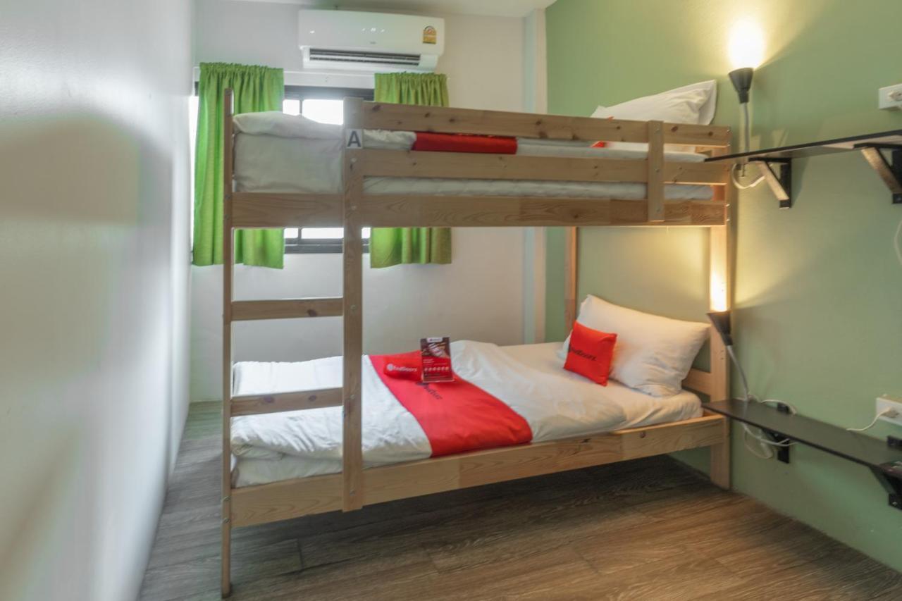 Folk Poshtel Silom Bed and Breakfast Μπανγκόκ Δωμάτιο φωτογραφία