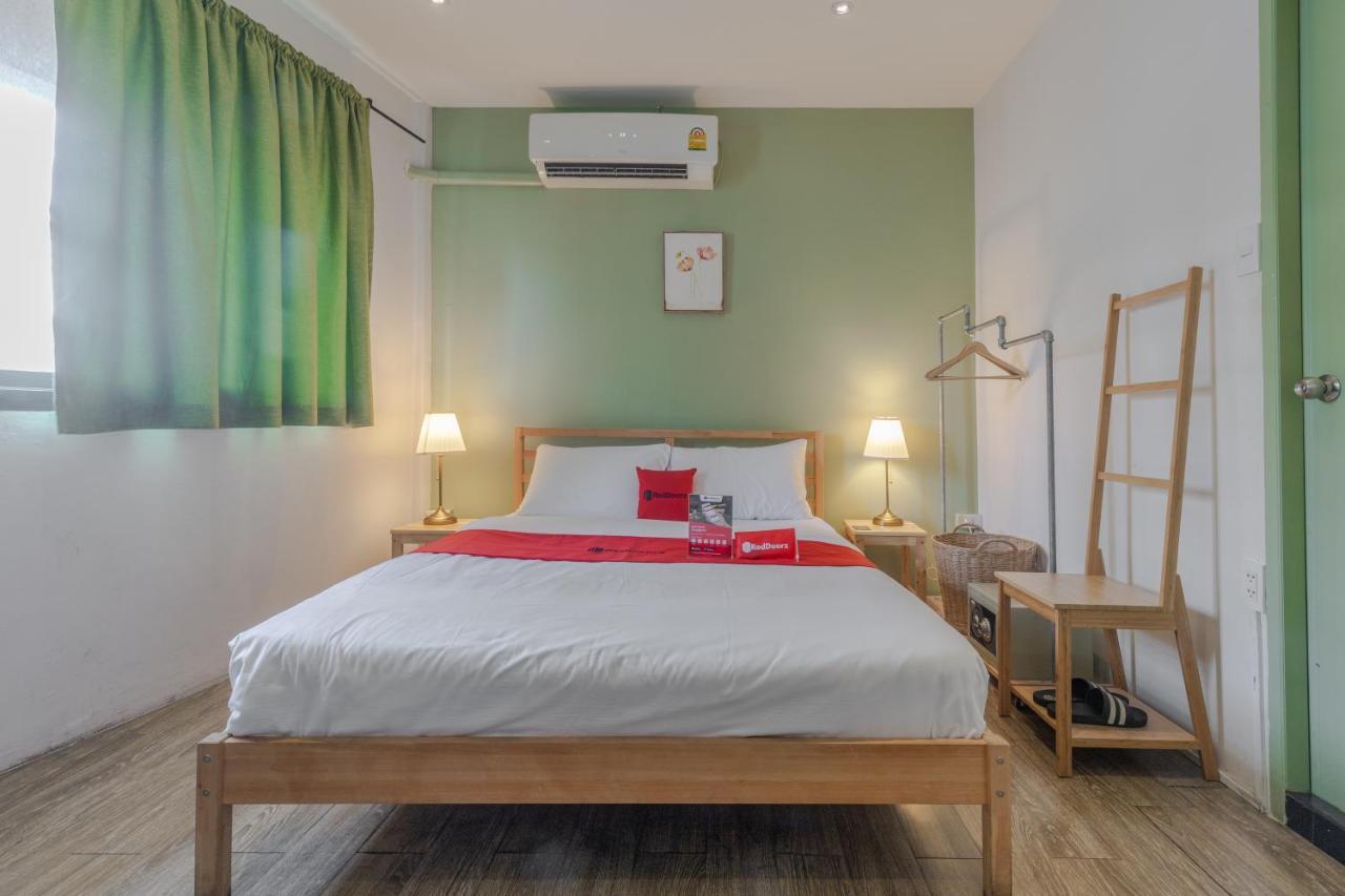 Folk Poshtel Silom Bed and Breakfast Μπανγκόκ Δωμάτιο φωτογραφία