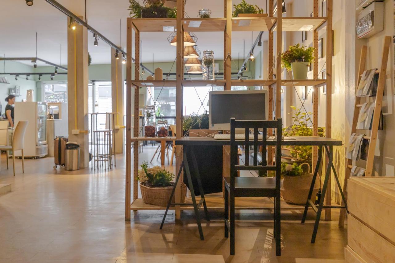 Folk Poshtel Silom Bed and Breakfast Μπανγκόκ Εξωτερικό φωτογραφία